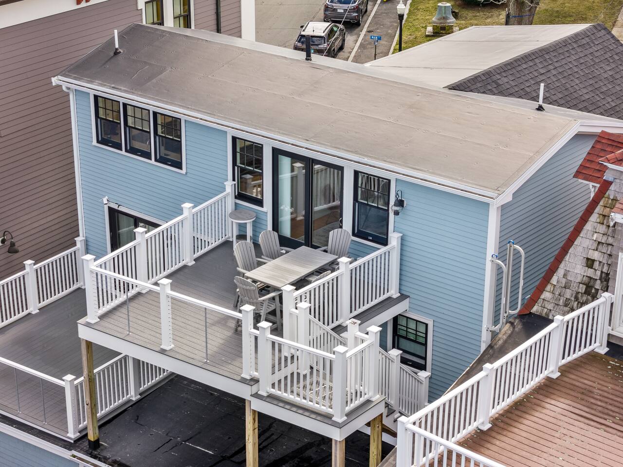 Rare Waterfront Luxury Penthouse|Bearskin Neck
