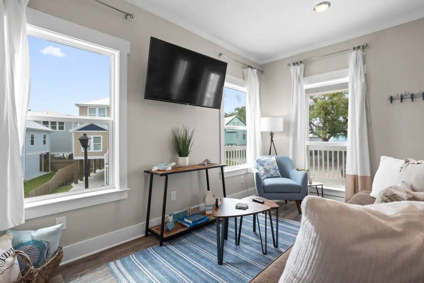 5-Star difference, Ocean view! Walk to the beach!
