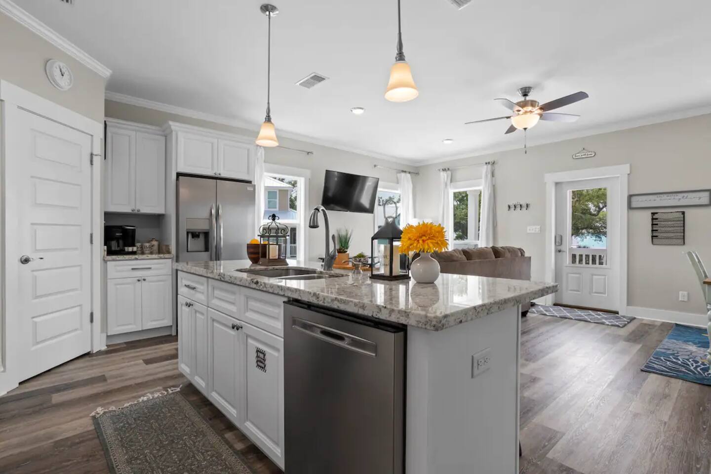 5-Star difference, Ocean view! Walk to the beach!