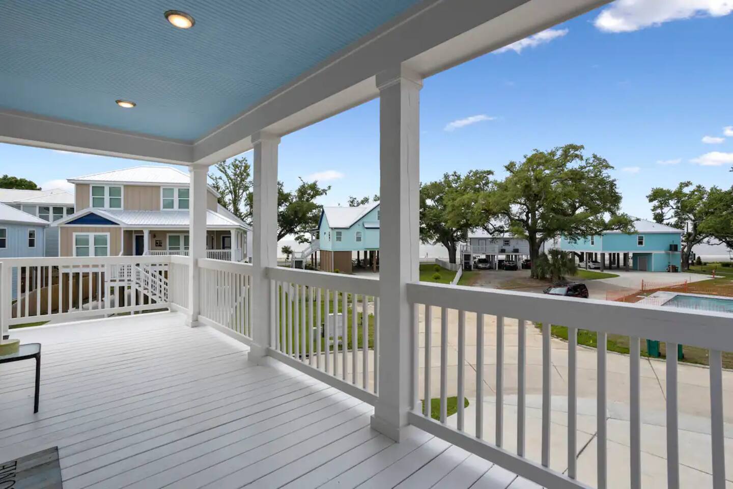 5-Star difference, Ocean view! Walk to the beach!