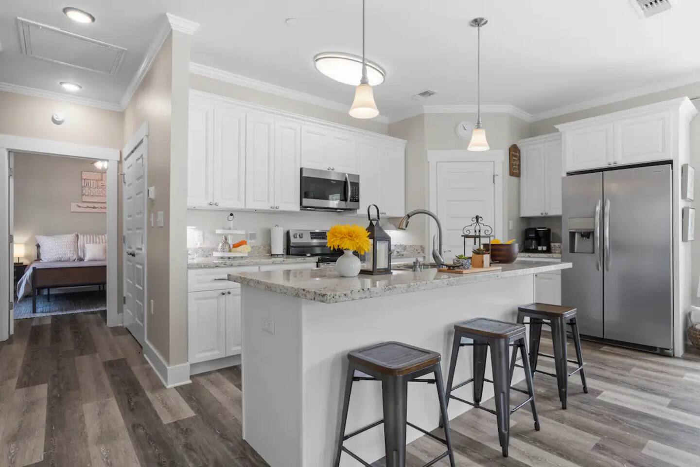 5-Star difference, Ocean view! Walk to the beach!