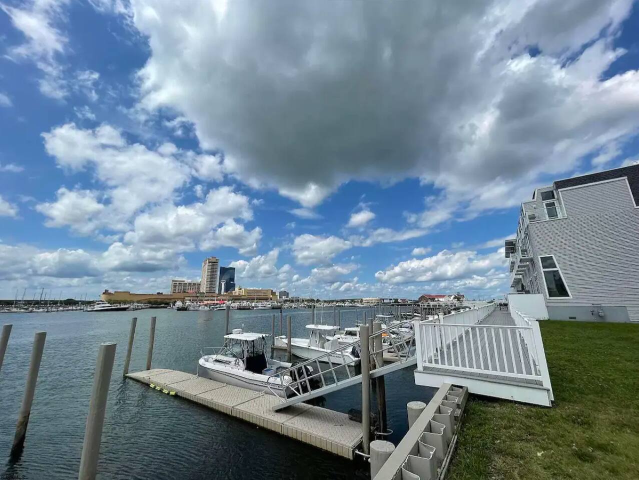Bayfront AC-Insane Views! Luxury Escape on the Bay