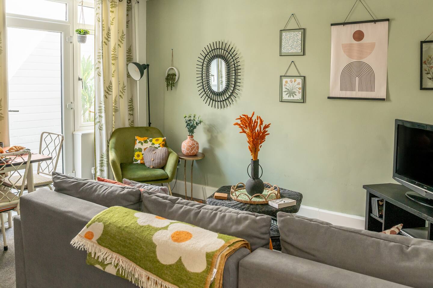 #08 Stylish Home Near NEC | Sleeps 4|Free parking