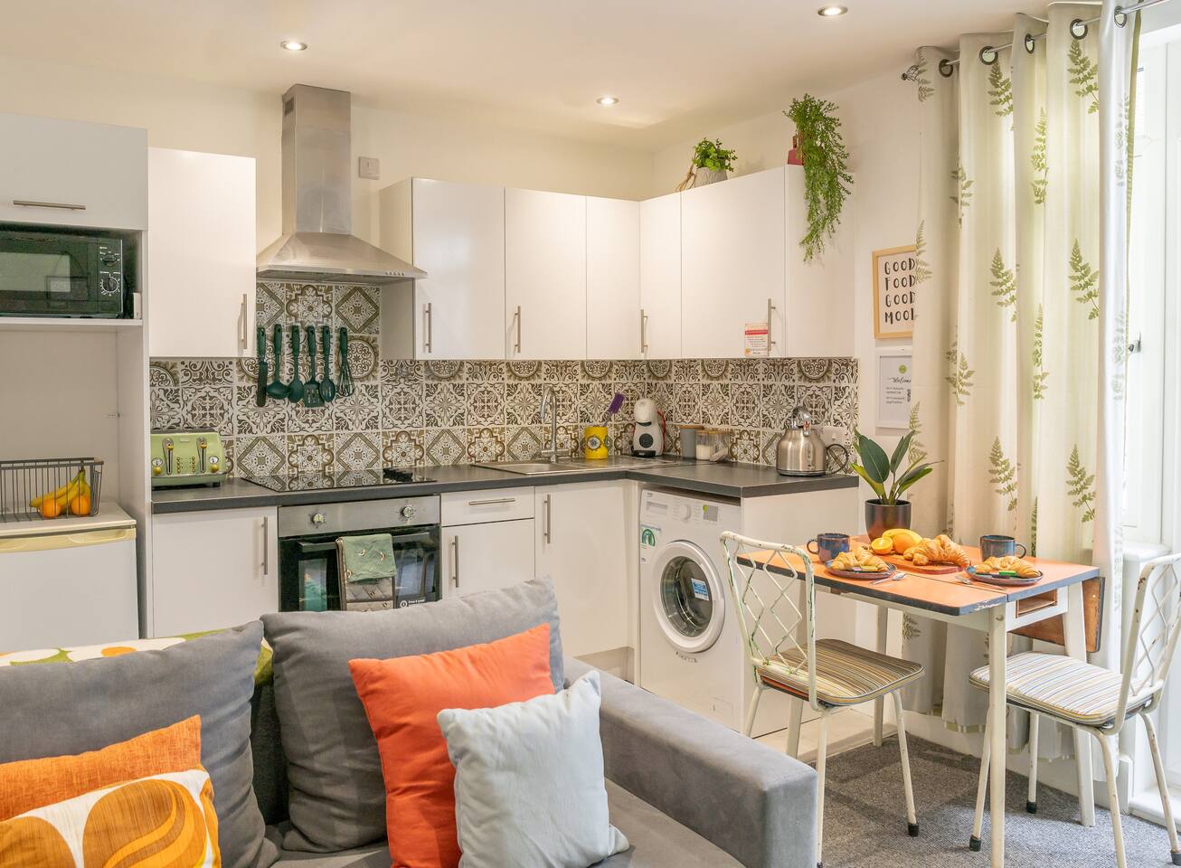 #08 Stylish Home Near NEC | Sleeps 4|Free parking