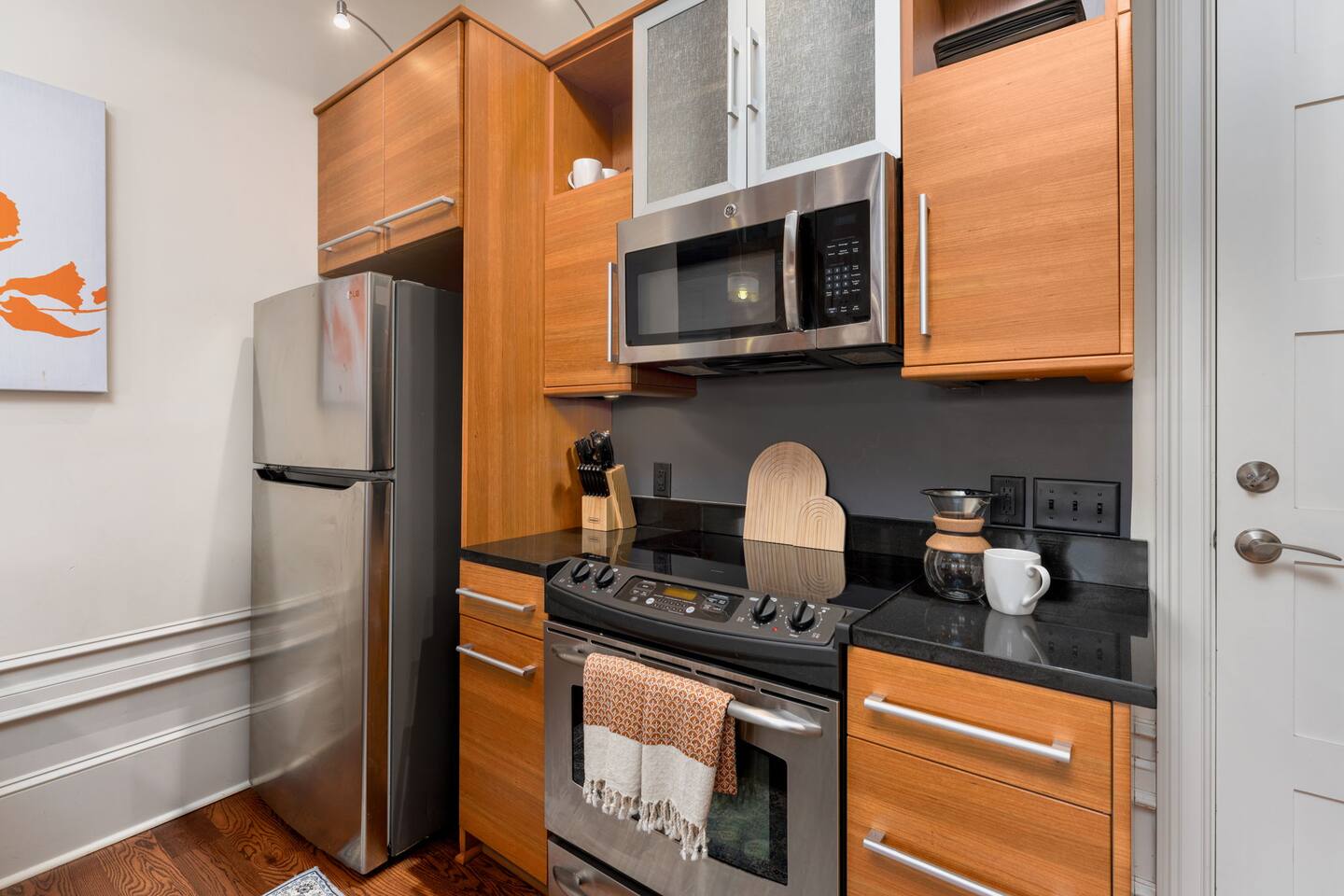 Studio, Front St, 5 Min walk Live Oak,