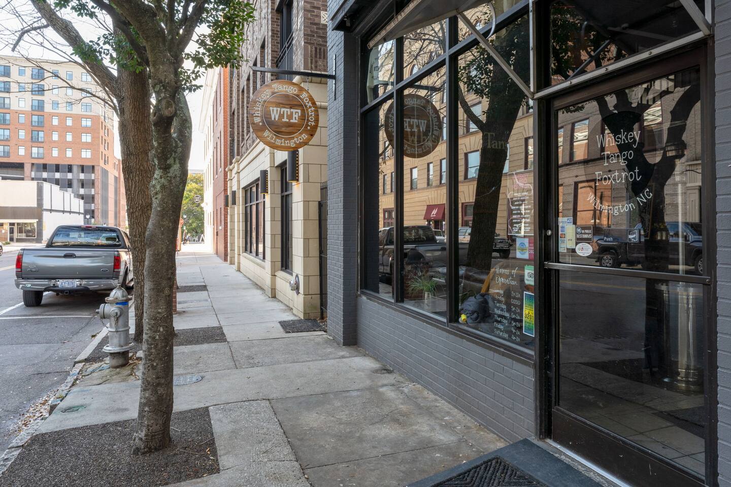 Studio, Front St, 5 Min walk Live Oak,