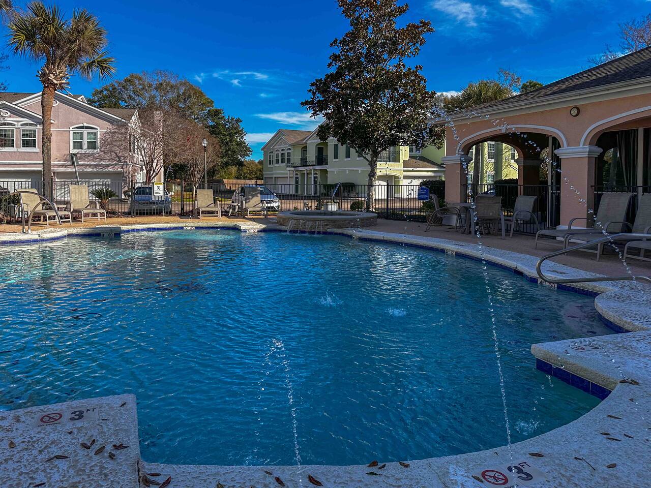 Luxe Beach Condo, 2 Pools, Hot Tubs, Gym, Pets — Gulfport — vacation rental