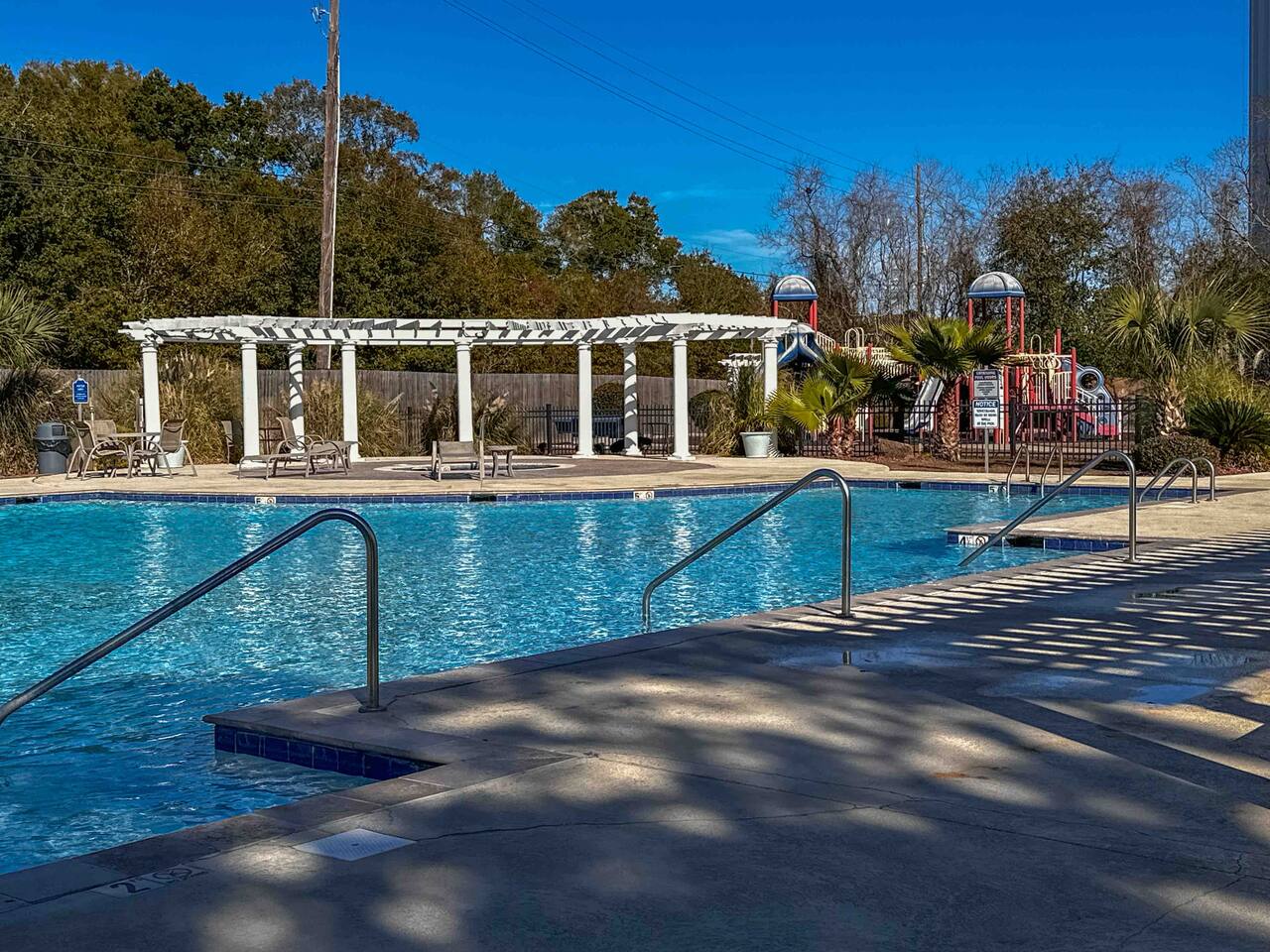 Luxe Beach Condo, 2 Pools, Hot Tubs, Gym, Pets