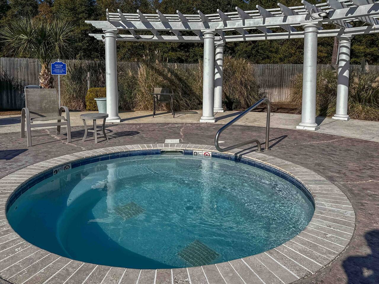 Luxe Beach Condo, 2 Pools, Hot Tubs, Gym, Pets