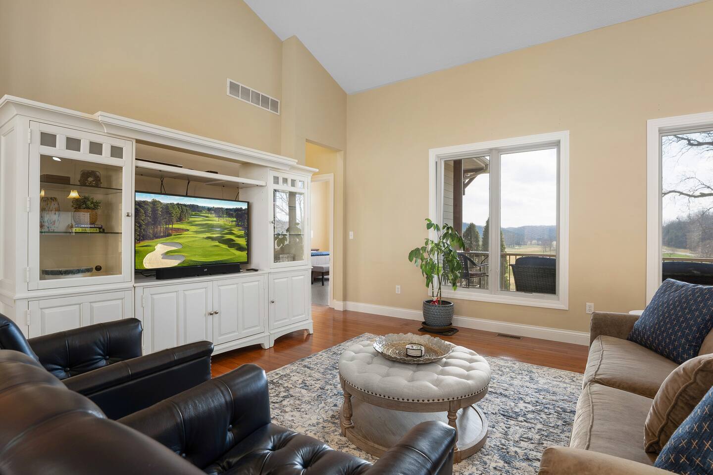Osage National Golf Resort Villa 1 overlooking #9