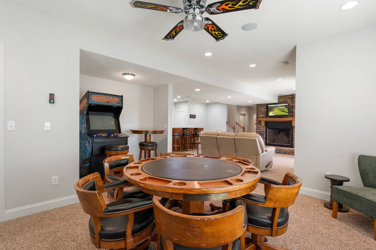 5 min from the Lake-Stay&Play-Shared Pool-Bar