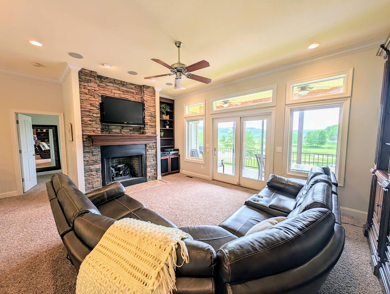 5 min from the Lake-Stay&Play-Shared Pool-Bar