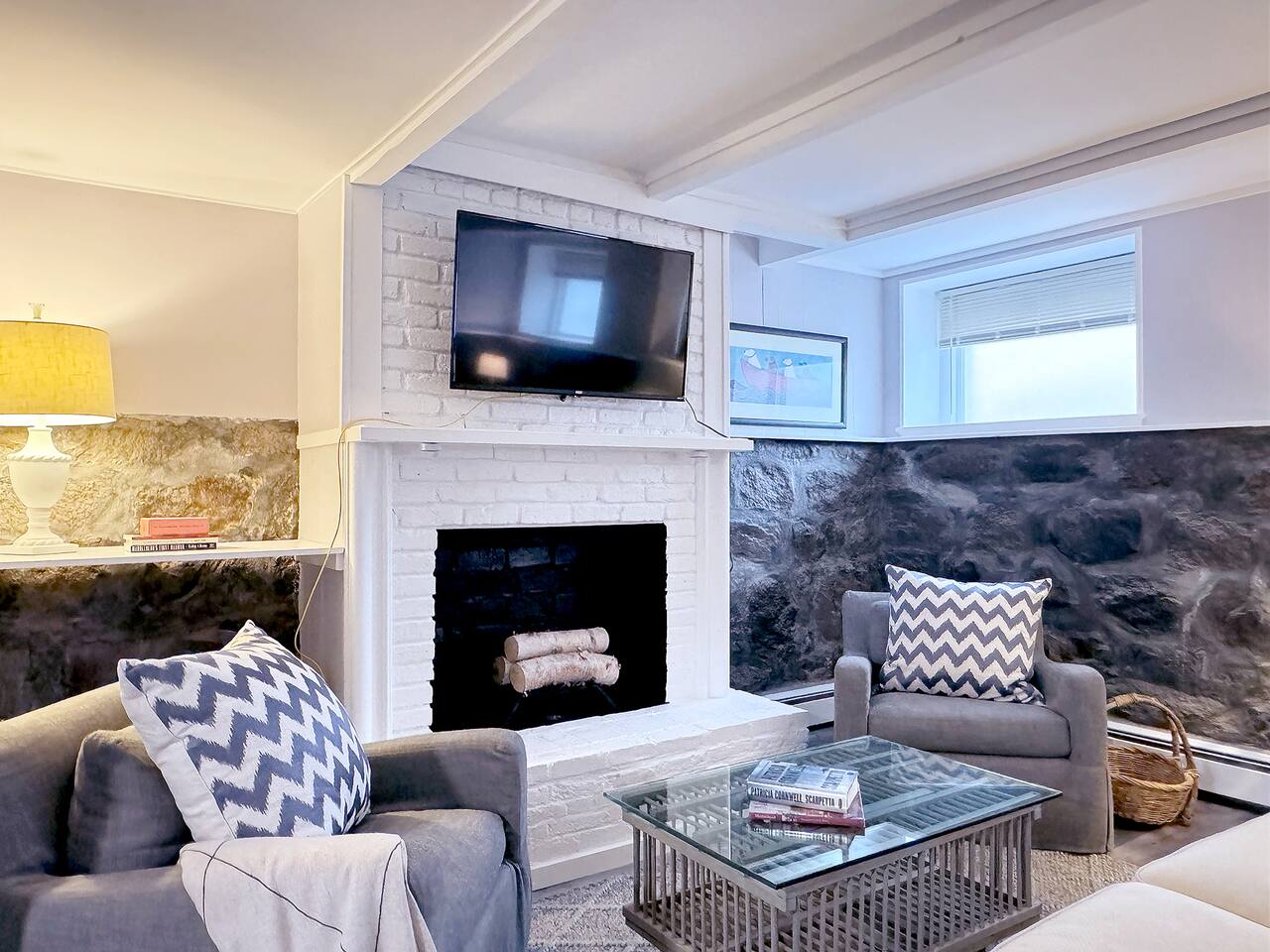 1-Bed, Old Town MHD, Walkable to Harbor, Shopping
