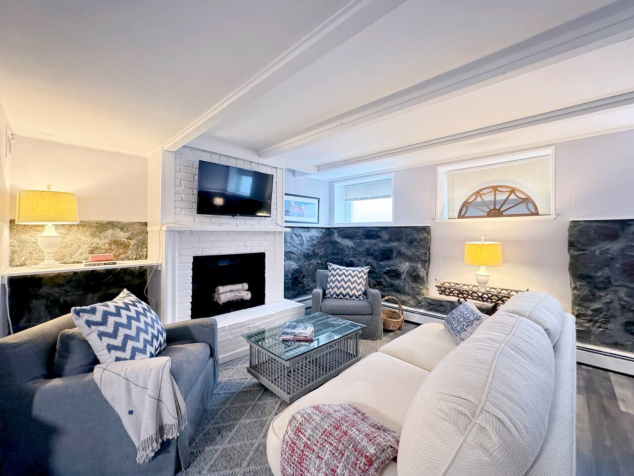 1-Bed, Old Town MHD, Walkable to Harbor, Shopping