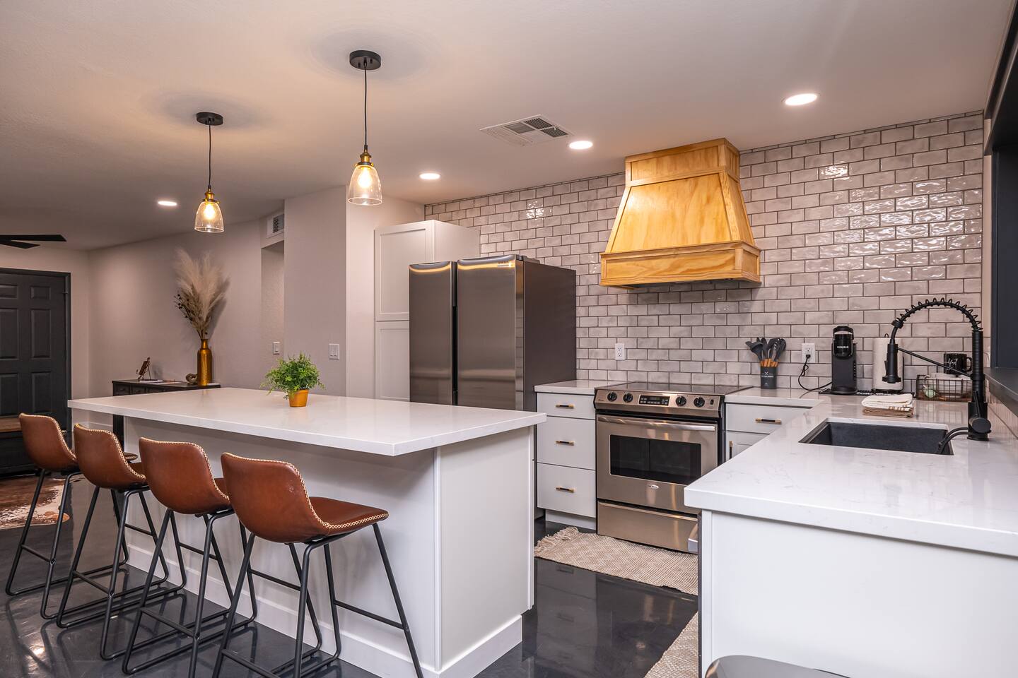 Modern Comfort | 3BD | 2BA | Game room | Sleeps 12