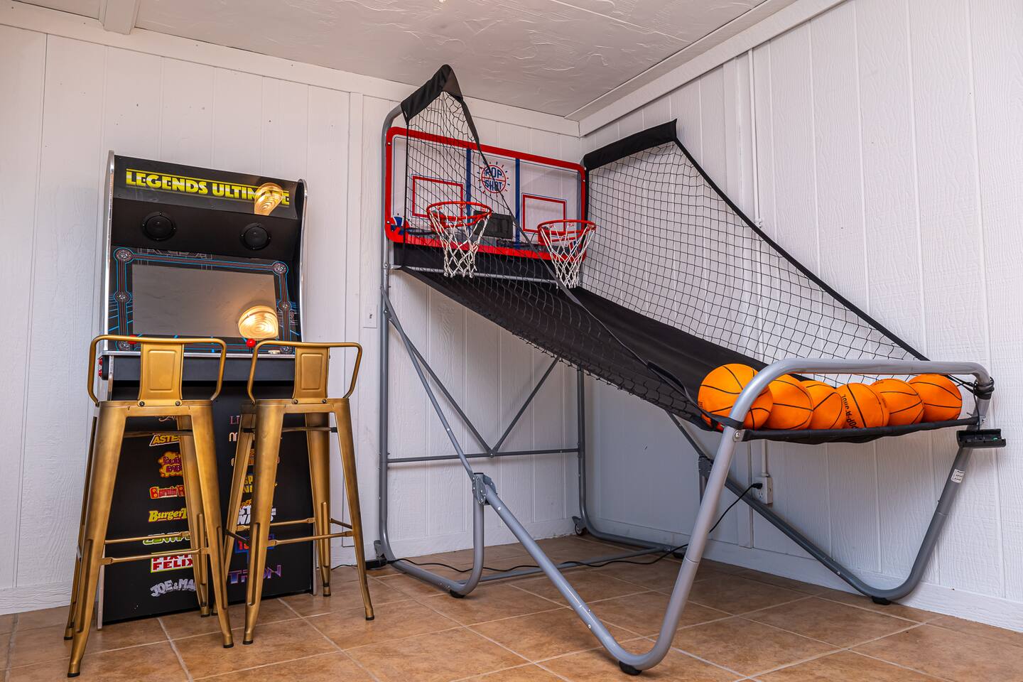 Modern Comfort | 3BD | 2BA | Game room | Sleeps 12