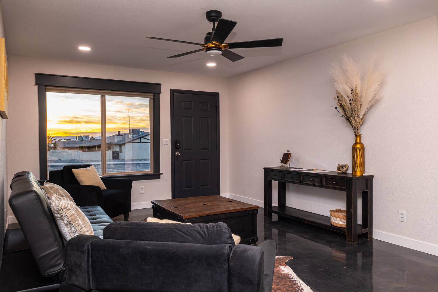 Modern Comfort | 3BD | 2BA | Game room | Sleeps 12