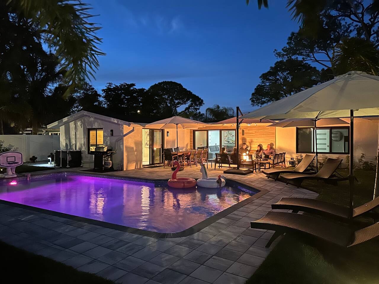 Luxe Oasis Near Beach and Downtown, Heated Pool — Sarasota, FL — vacation rental
