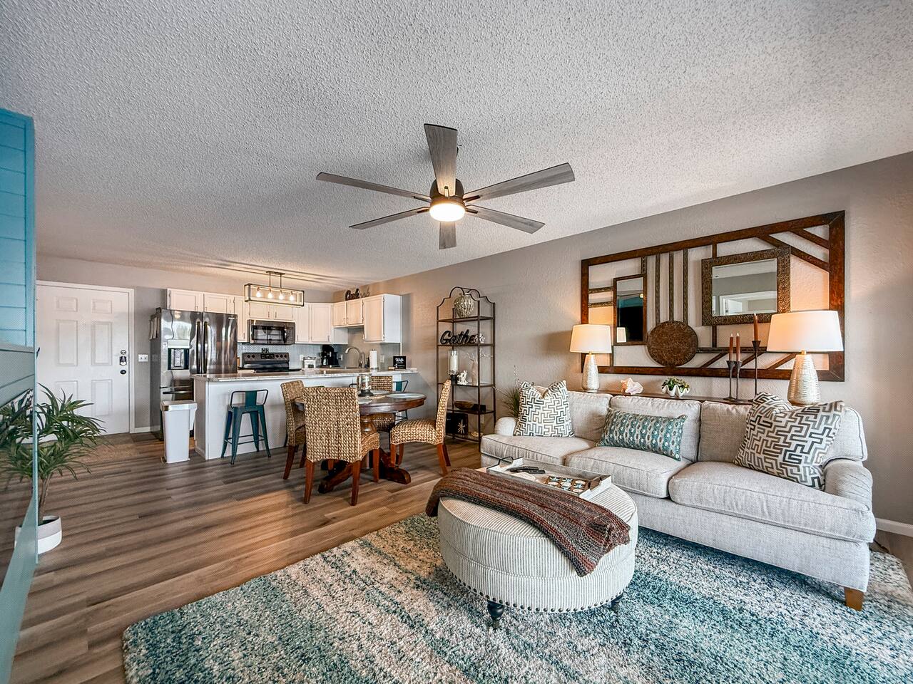 5 Star Condo* No Stairs*Fireplace*Cvd Patio