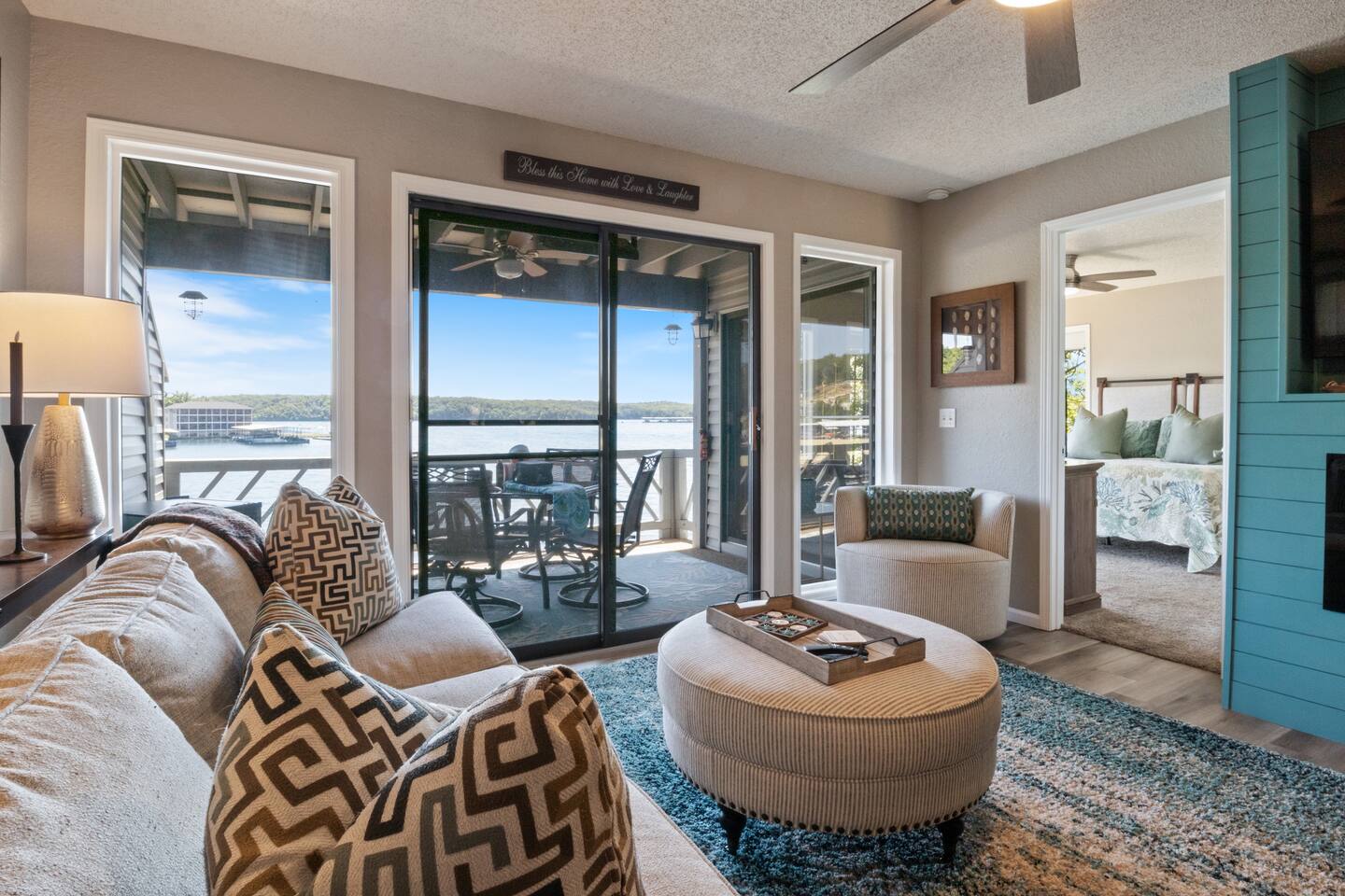 5 Star Condo* No Stairs*Fireplace*Cvd Patio