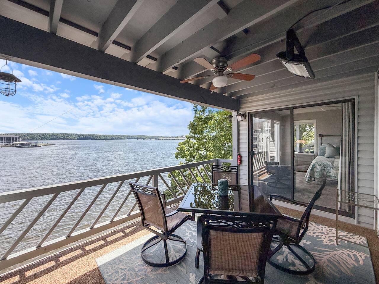 5 Star Condo* No Stairs*Fireplace*Cvd Patio — Osage Beach — vacation rental
