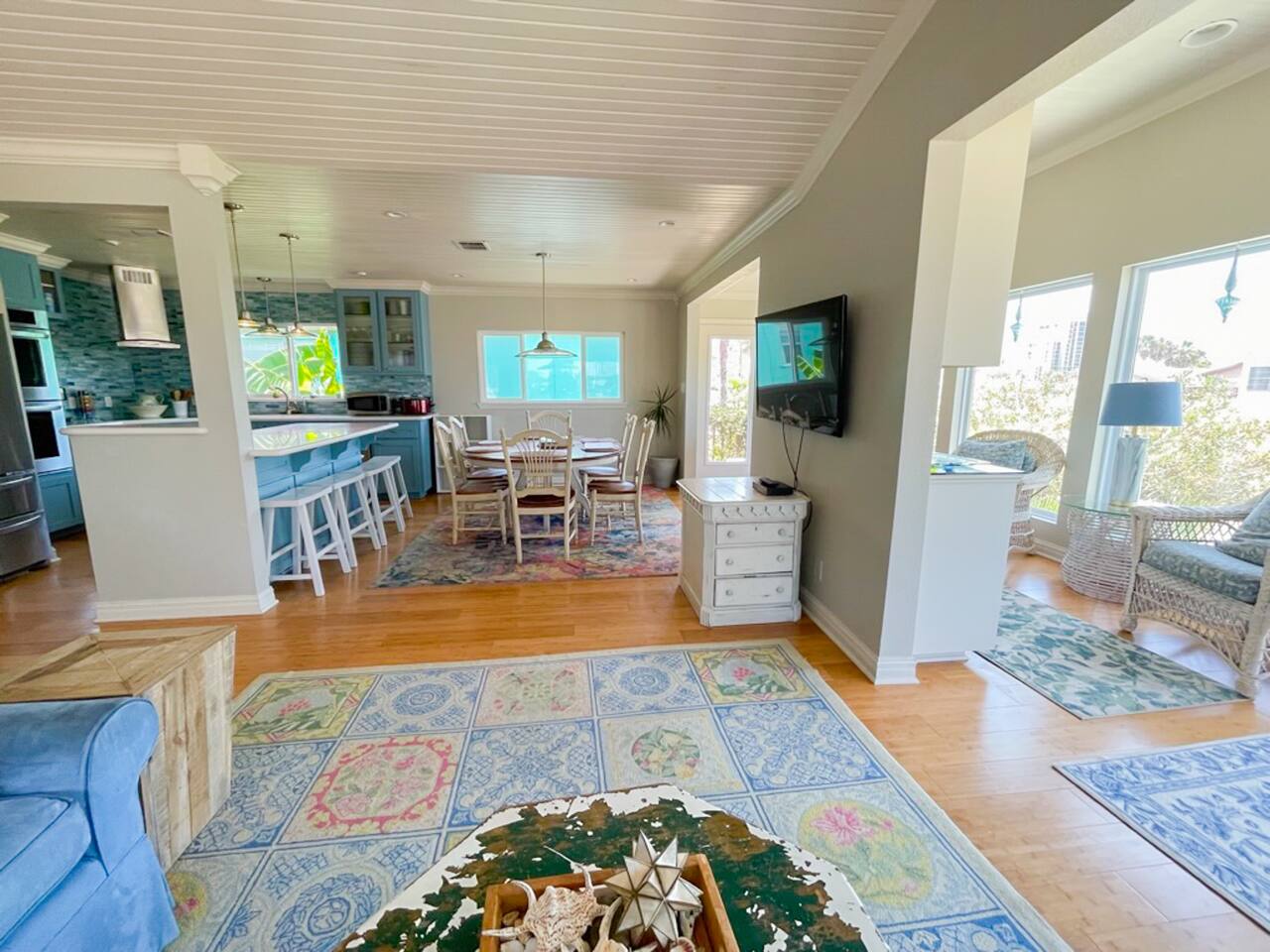 Beach House Oasis-Private Heated Pool & Hot Tub