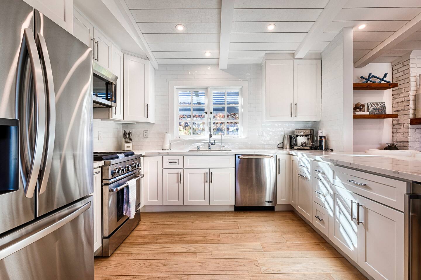 Modern Ranch House-swim|soak|pickleball|wineries