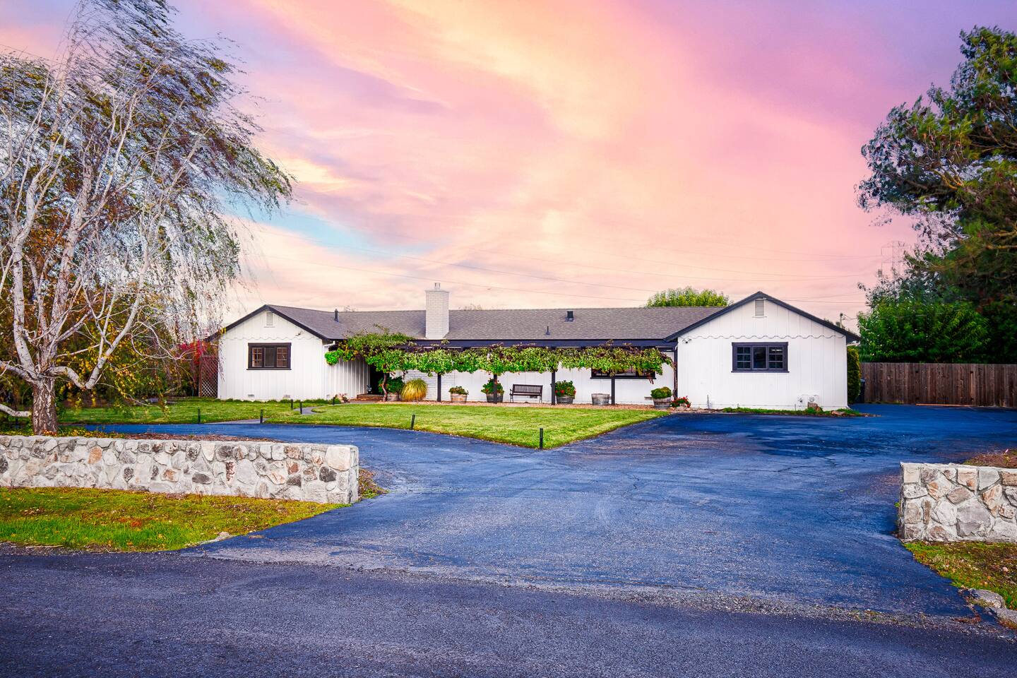 Modern Ranch House-swim|soak|pickleball|wineries