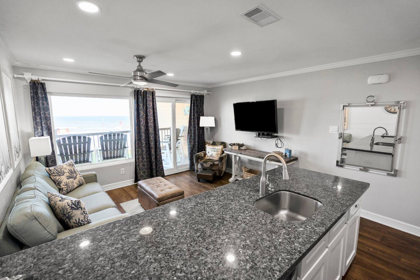 Amazing Ocean Retreat: Panoramic View, Heated Pool