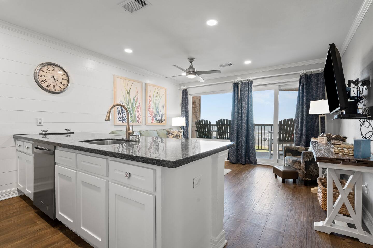 Amazing Ocean Retreat: Panoramic View, Heated Pool