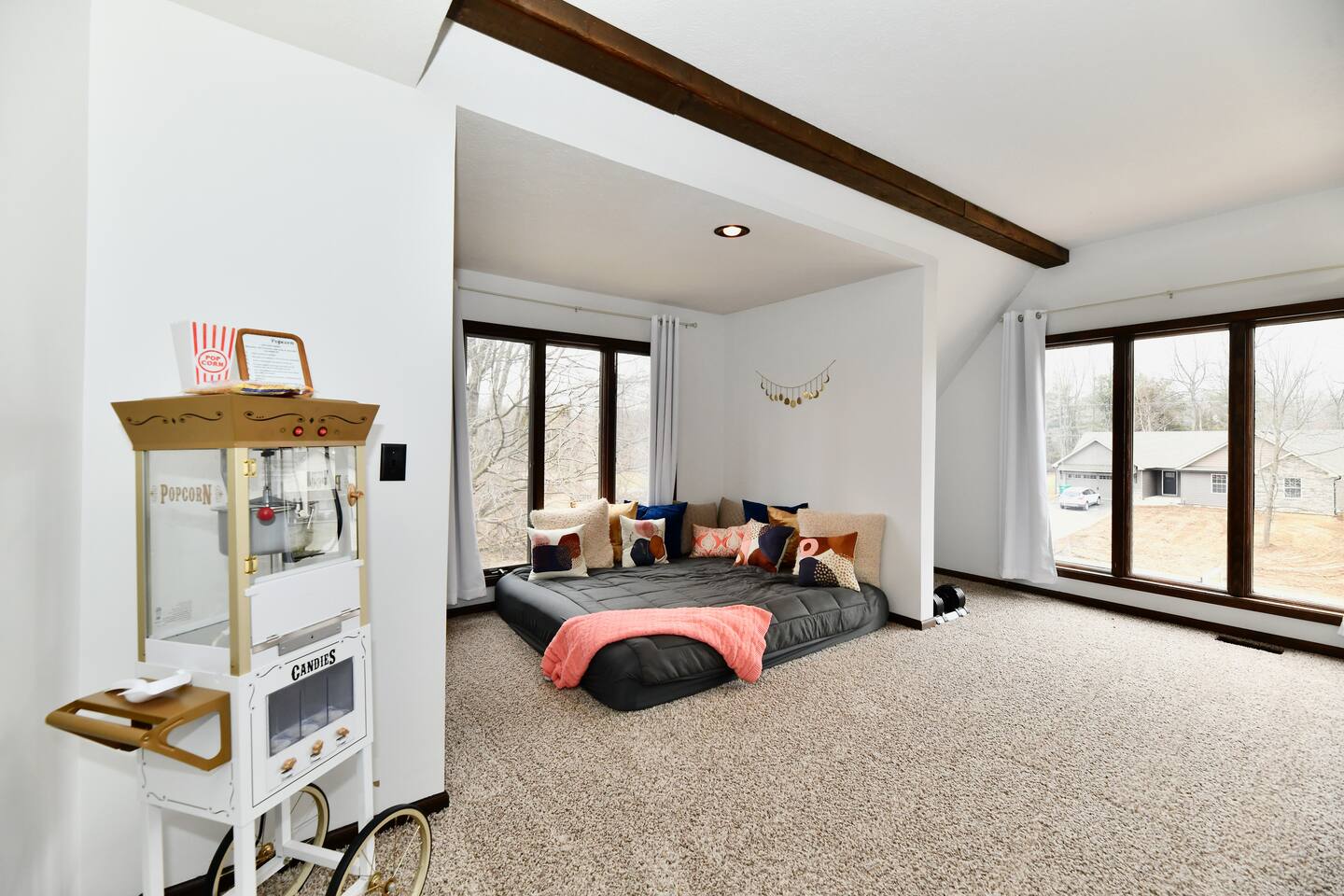 Peaceful, Stunning A-Frame Home near hiking trails