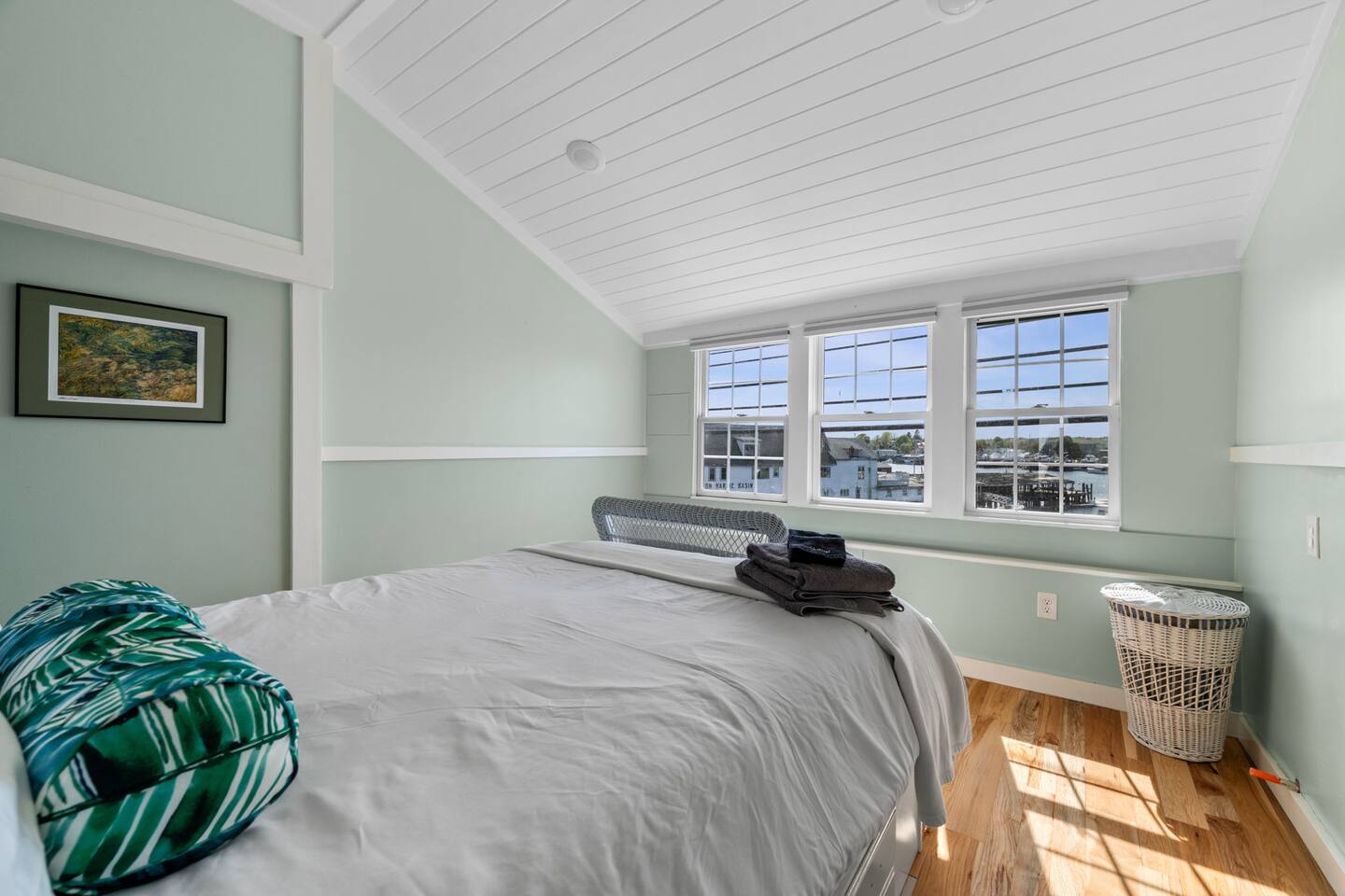 2BR/3 BA Harbor Home|Wake up to Ocean Views