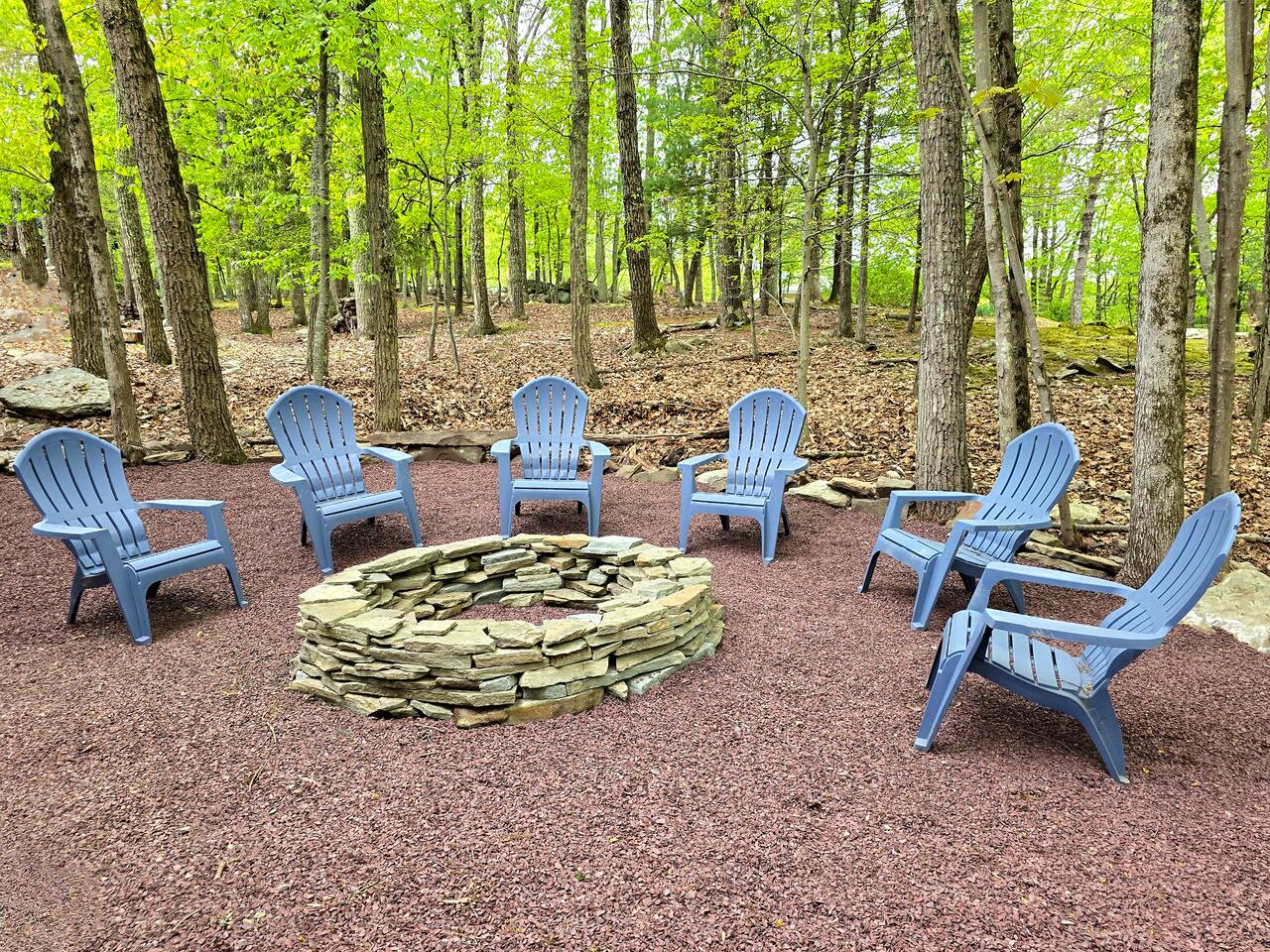 Luxury Chalet | Hot Tub | Firepits | By Waterparks