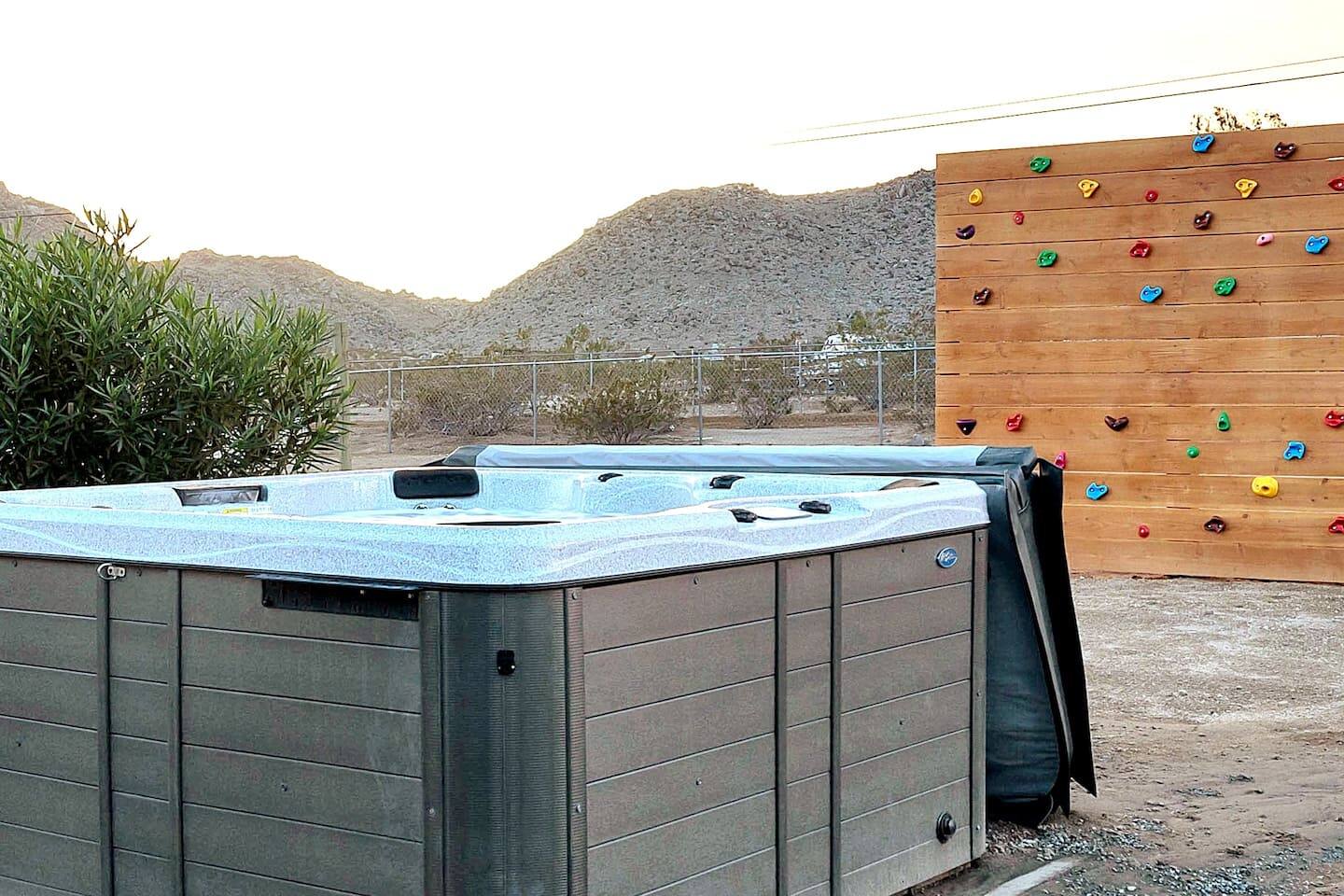 Joshua Tree Escape with Climbing Wall + Hot Tub