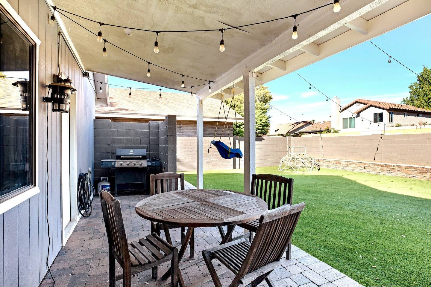 Brick Home Hot Tub BBQ Fire Pit Dogs Ok King Bed