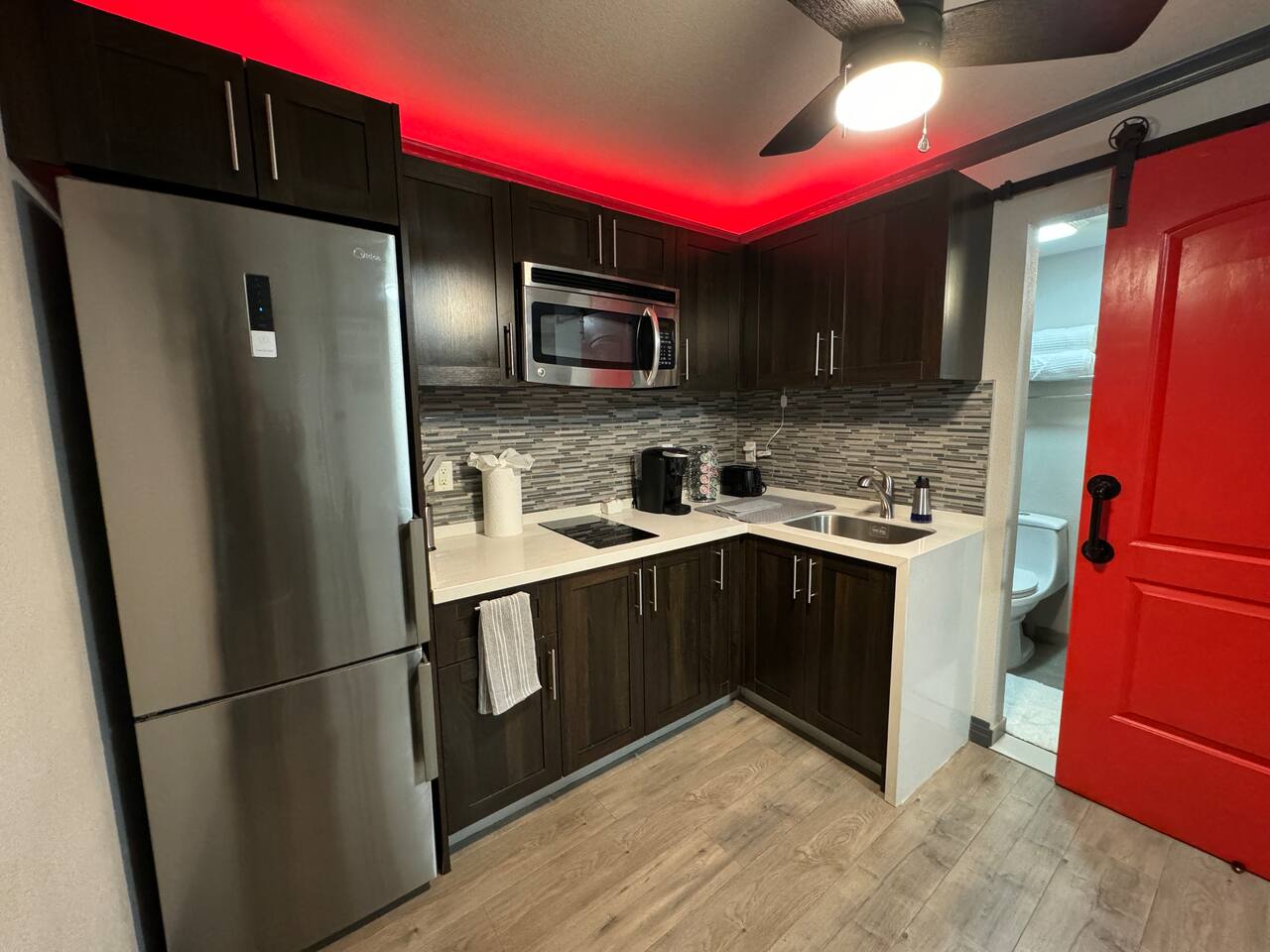 Fresh Condo: Only Steps to Fremont Street Downtown