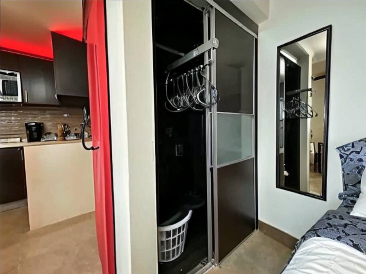Fresh Condo: Only Steps to Fremont Street Downtown
