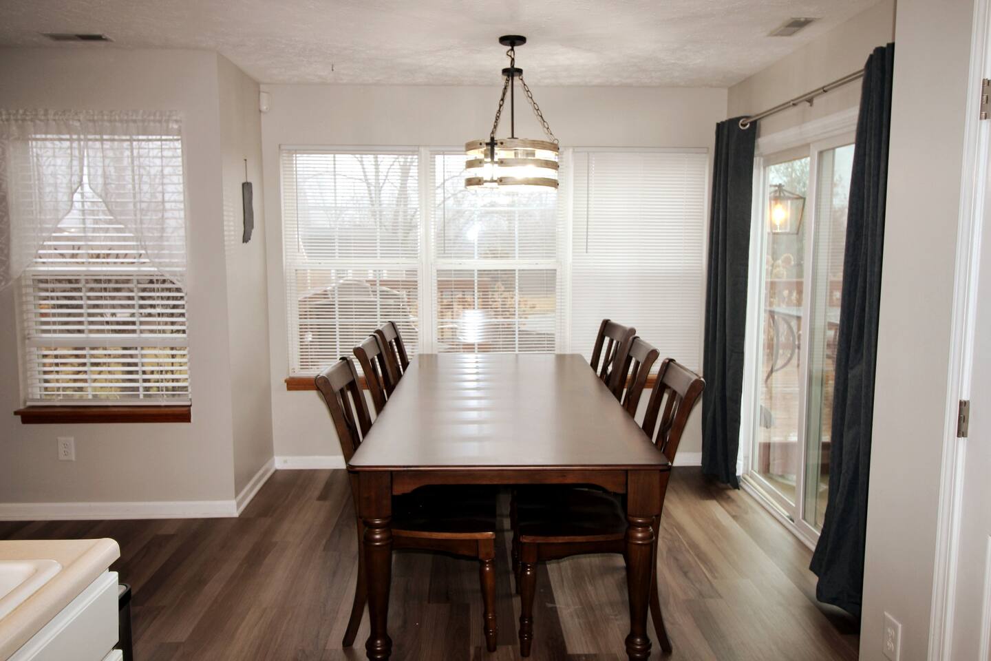 Downtown Westfield • Walk to Dining • Sleeps 12
