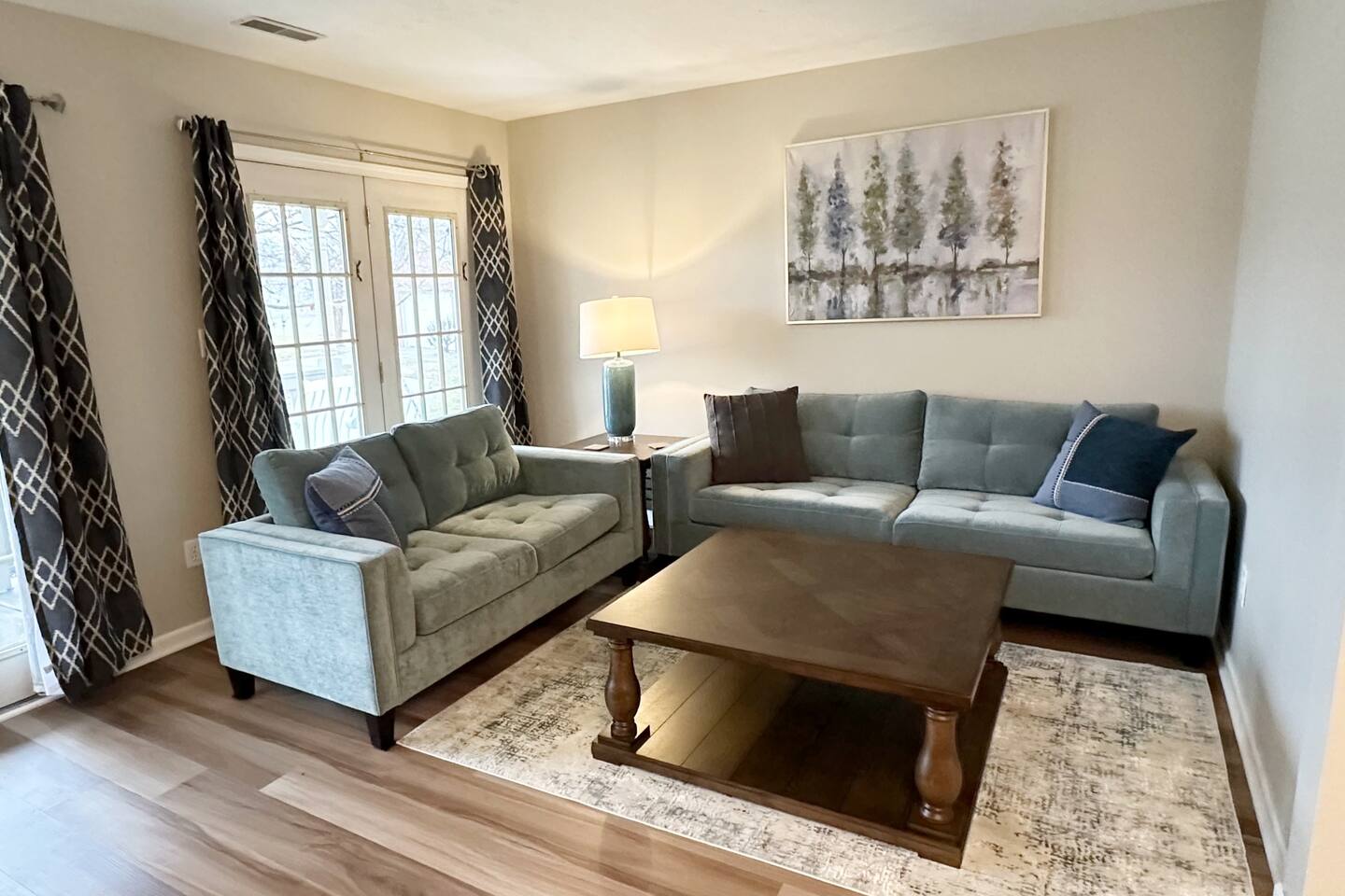 Downtown Westfield • Walk to Dining • Sleeps 12