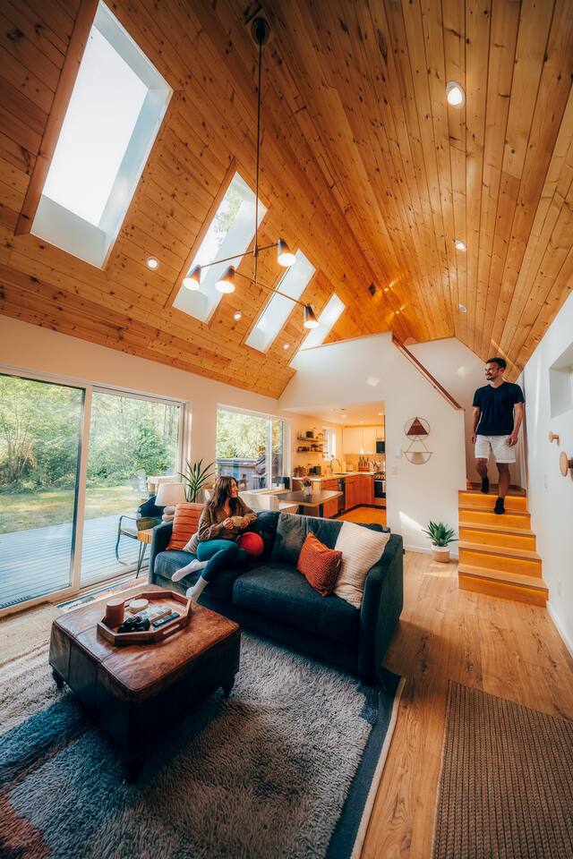 Ramblin' Rose Riverfront, Hot tub, Pet frdly, Cozy