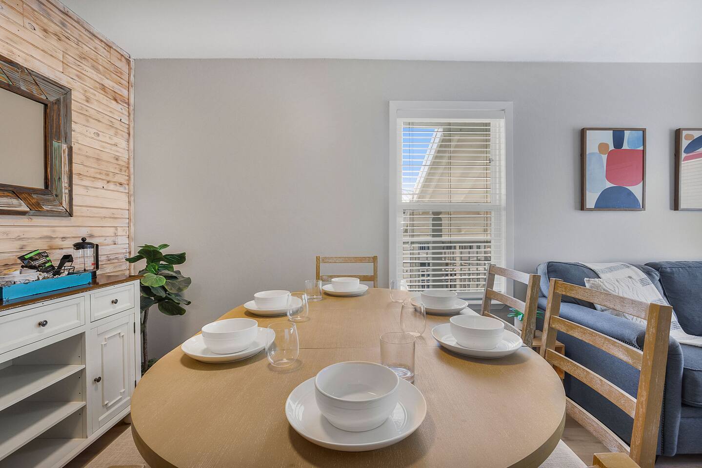 Heated Pool-King Bed-Family Friendly-Beachfront