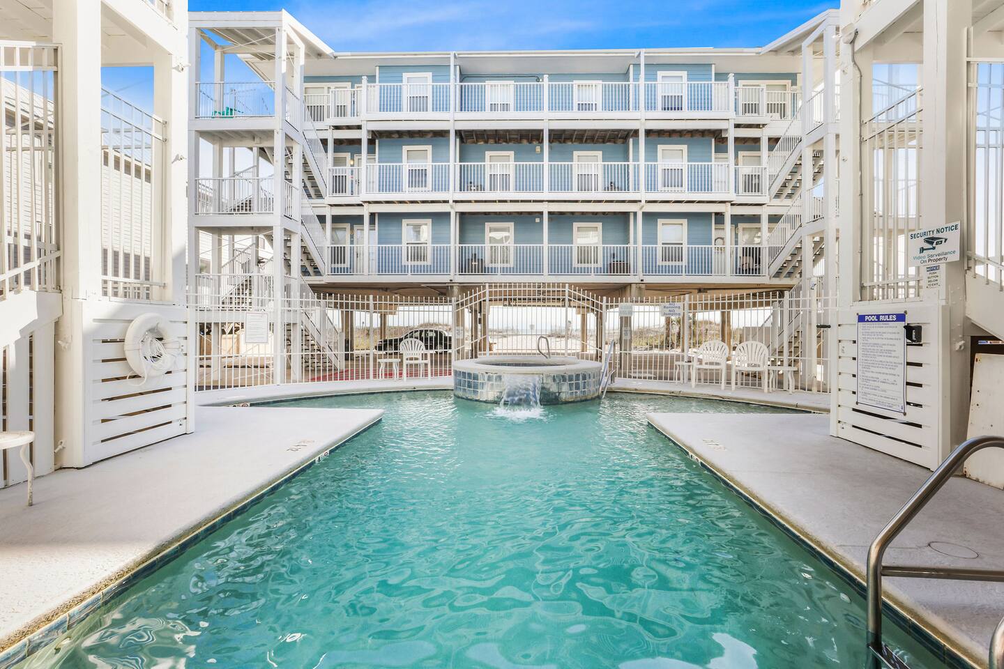 Heated Pool-King Bed-Family Friendly-Beachfront