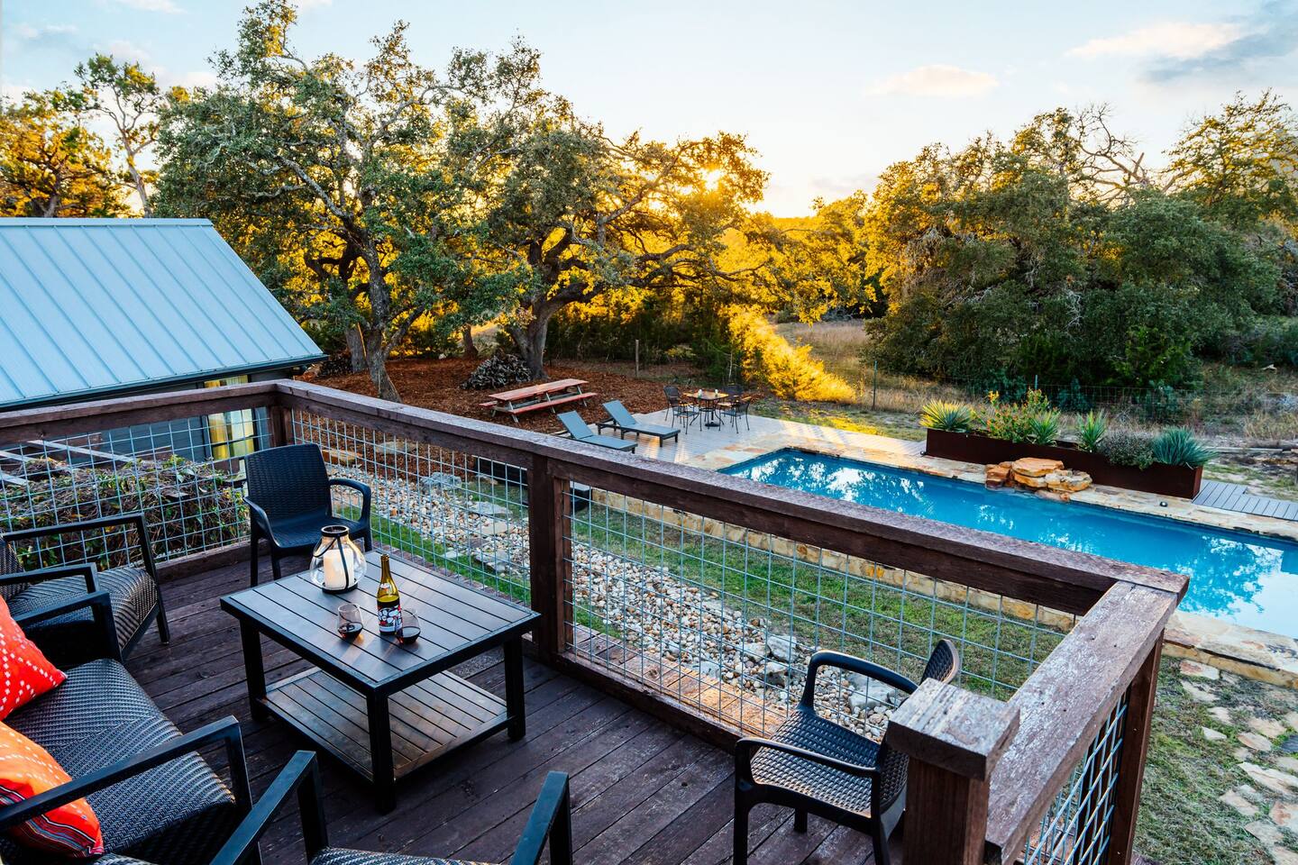 Pool, Hot Tub, Sleeps 14, Stunning 5-Acre Retreat!