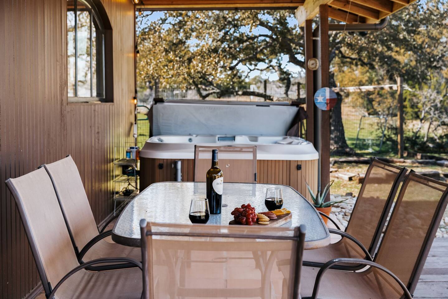 Hot Tub, Fire Pit, Casita on 5-acre Retreat!