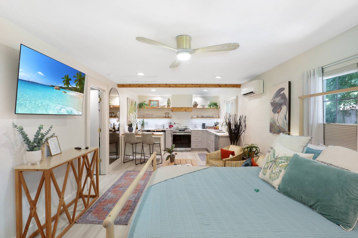 Spring Suites- 2Boutique Studios
