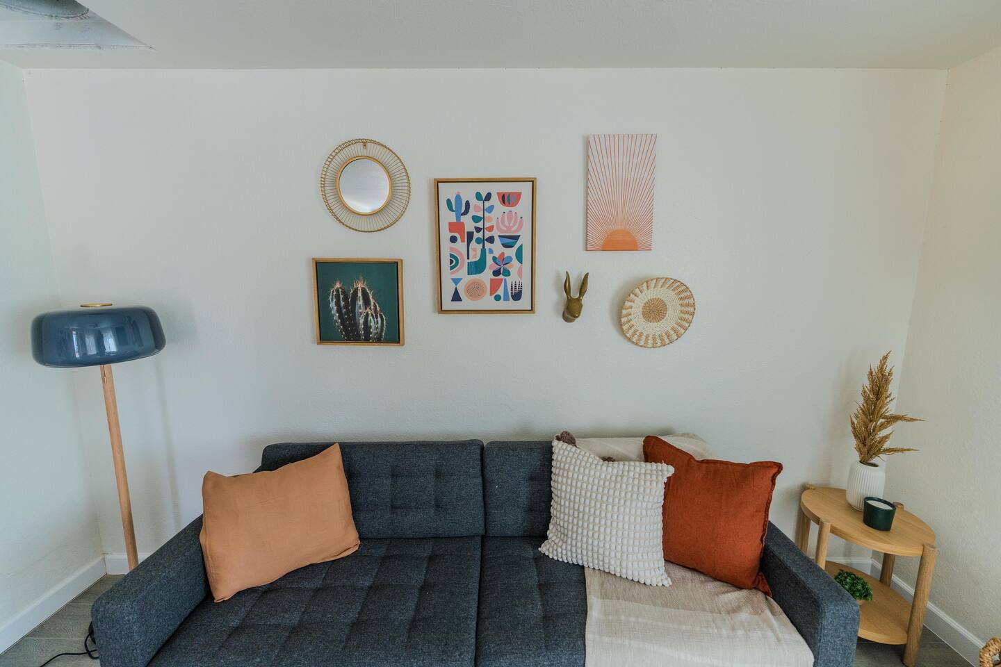 Escape to Phoenix:Stylish 2BR w/ Parking +Laundry!