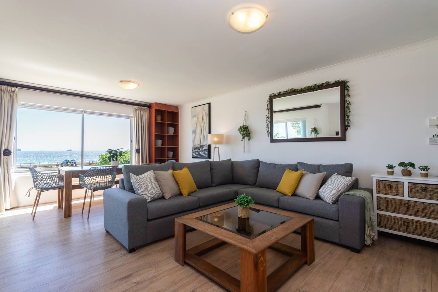 Cape Town - Beachfront apartment with stunning views