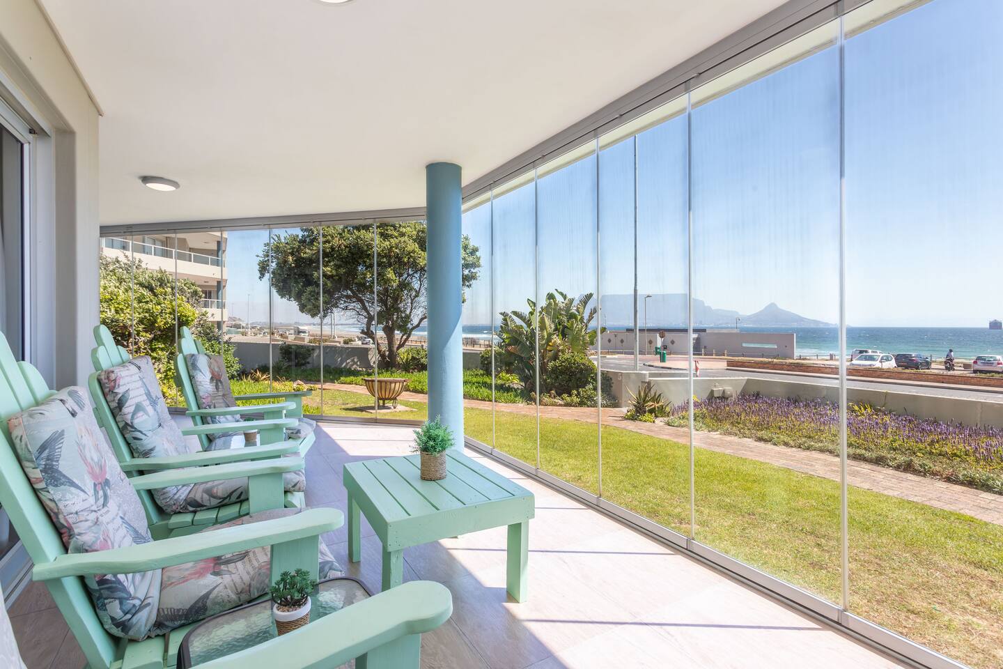 Cape Town - Beachfront apartment with stunning views — Cape Town — vacation rental