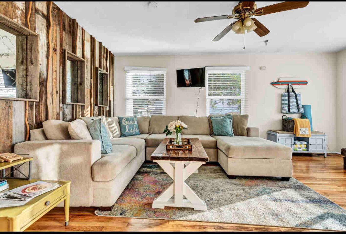 Rustic Coastal Retreat in Sunset Cliffs - 3bed/2ba