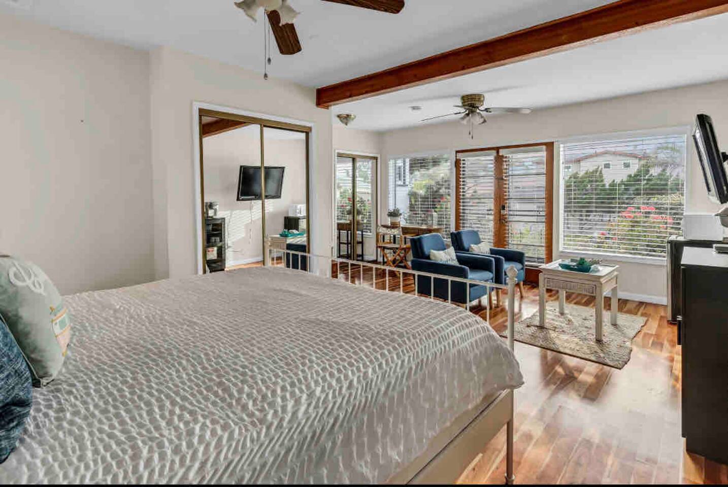 Rustic Coastal Retreat in Sunset Cliffs - 3bed/2ba